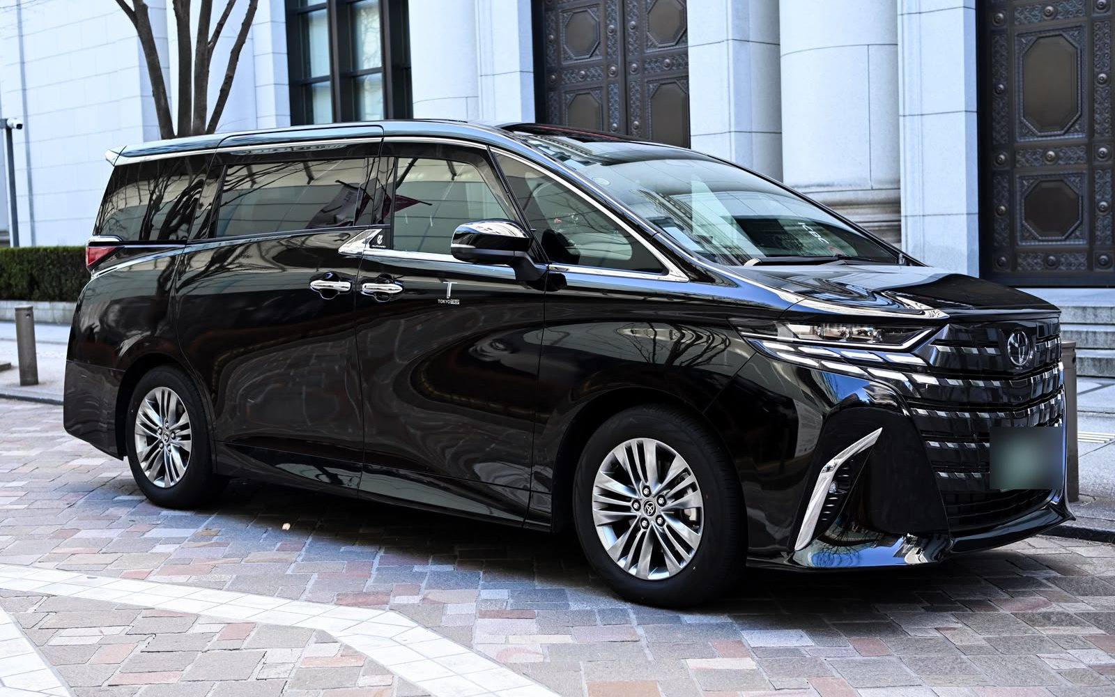 Toyota Alphard premium MPV